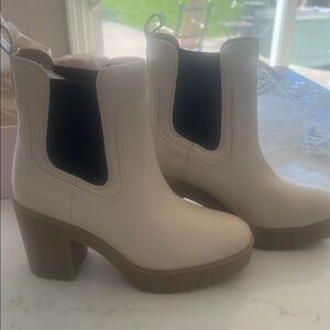 Chinese Laundry Cream Heeled Boots